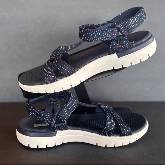 Skechers Go Walk Women's Sandals in Black and White size 6 - Picture 1 of 7